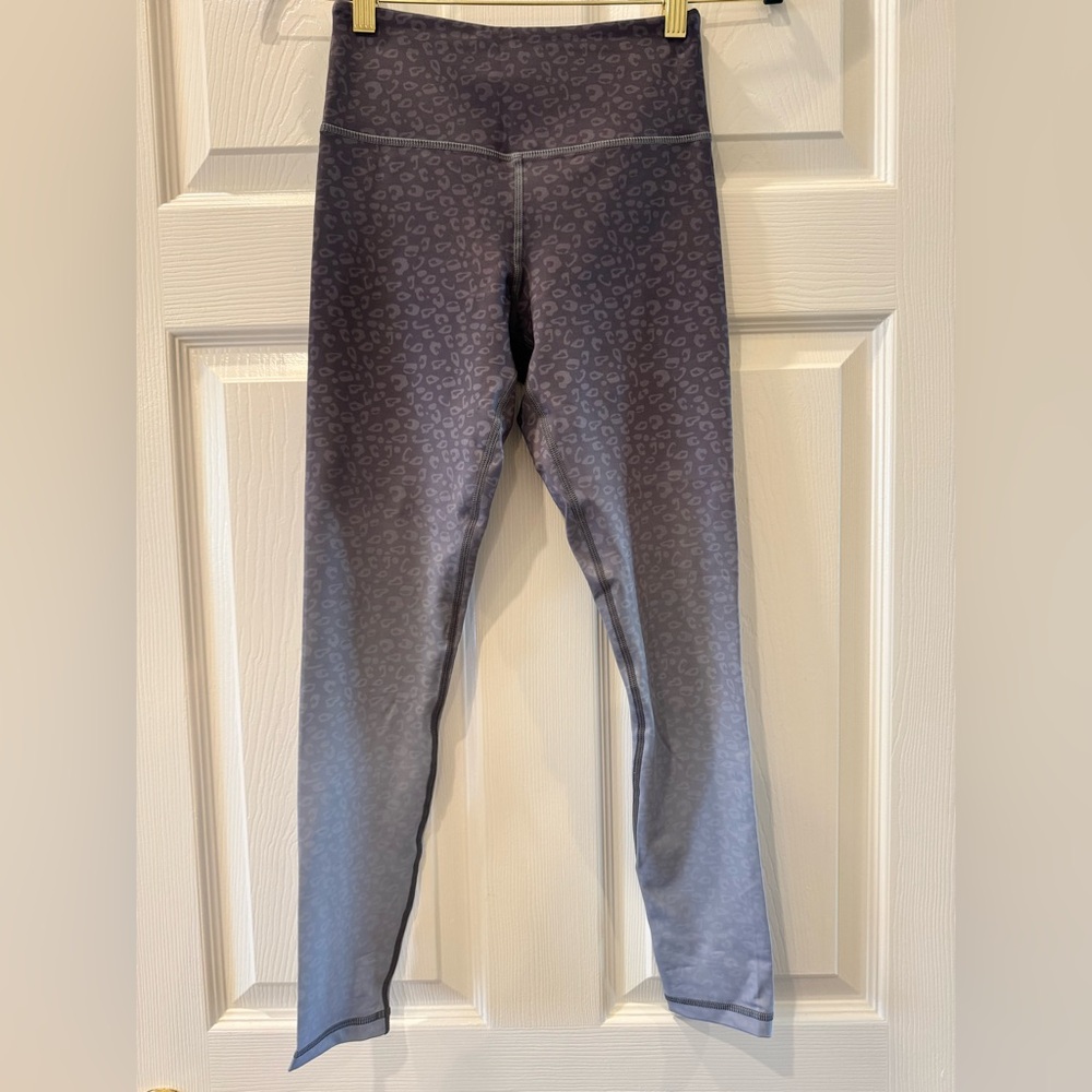 ZYIA Gray Leopard Ombre Light n Tight Hi-Rise 7/8 24” Leggings sz 2 NWT